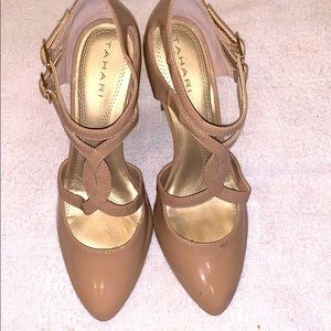 TAHARI Taupe Patent Ankle Heels Gold Detail.